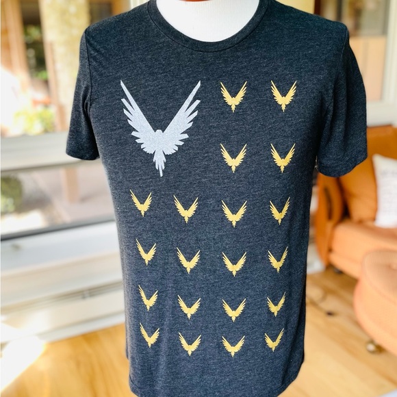 Boys gray Maverick T Shirt, Medium, Excellent Condition, Logan Paul - Picture 2 of 8